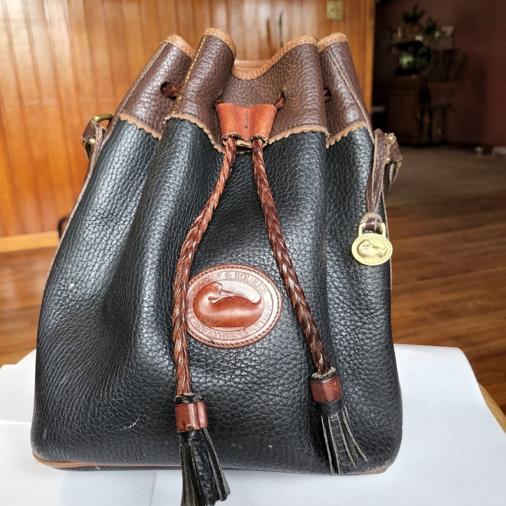 Dooney and Bourke Pebble grain bucket purse
